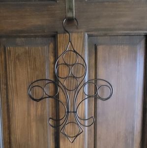 Bed Bath and Beyond Fleur De Lis Scarf Holder 11"x17"